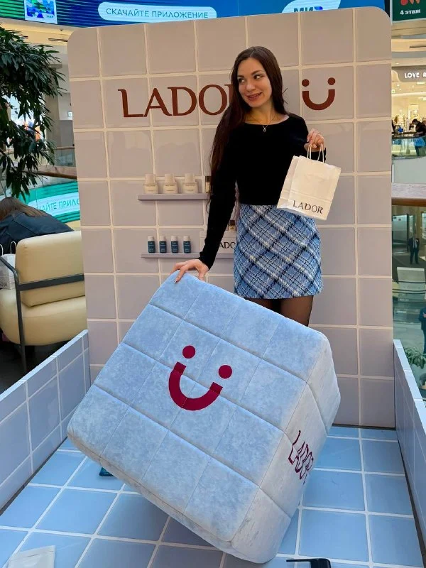 Катя на событии Lador × Ü cafe